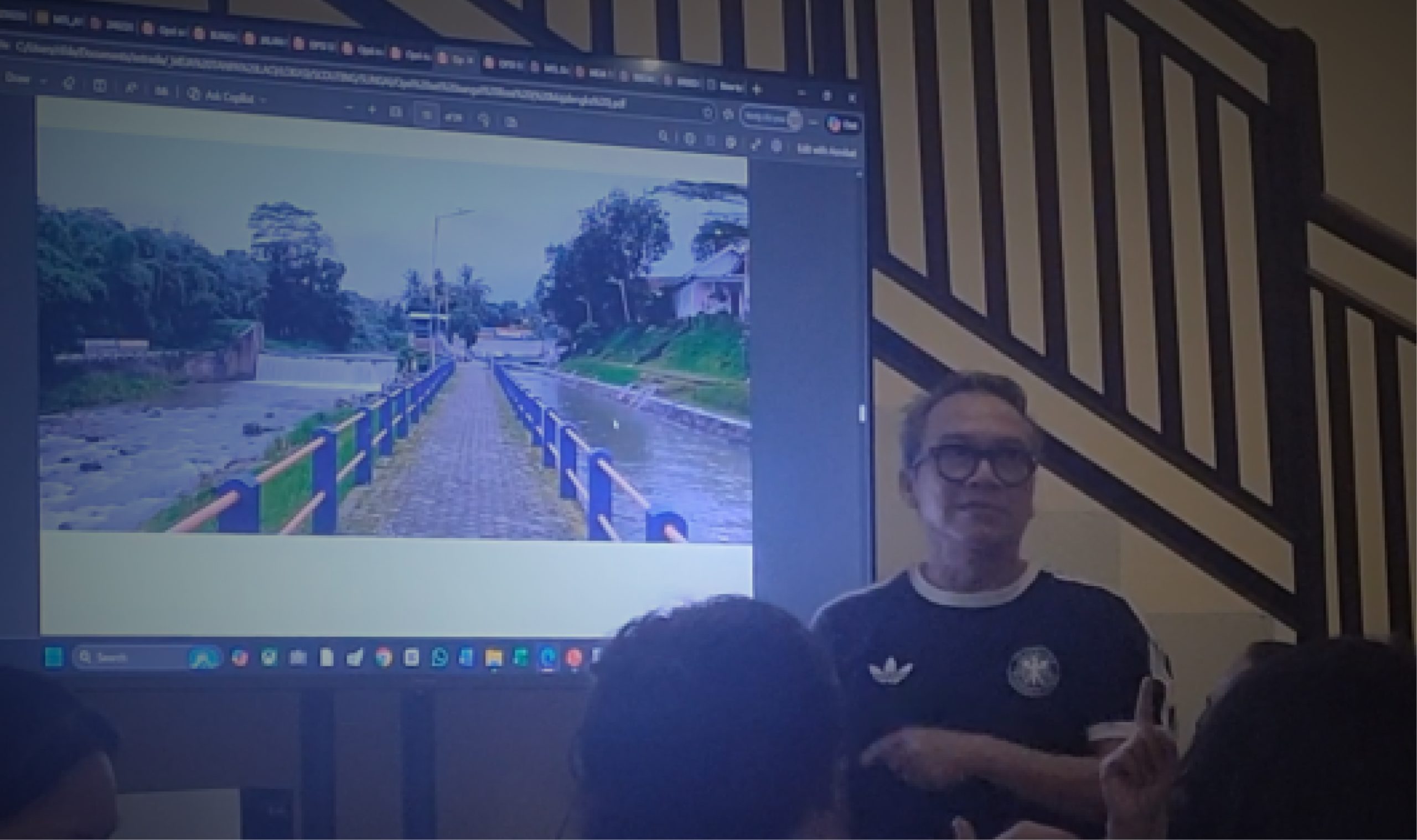 Di Balik Film “Meja Tanpa Laci”: Kolaborasi Kuat Tim Produksi